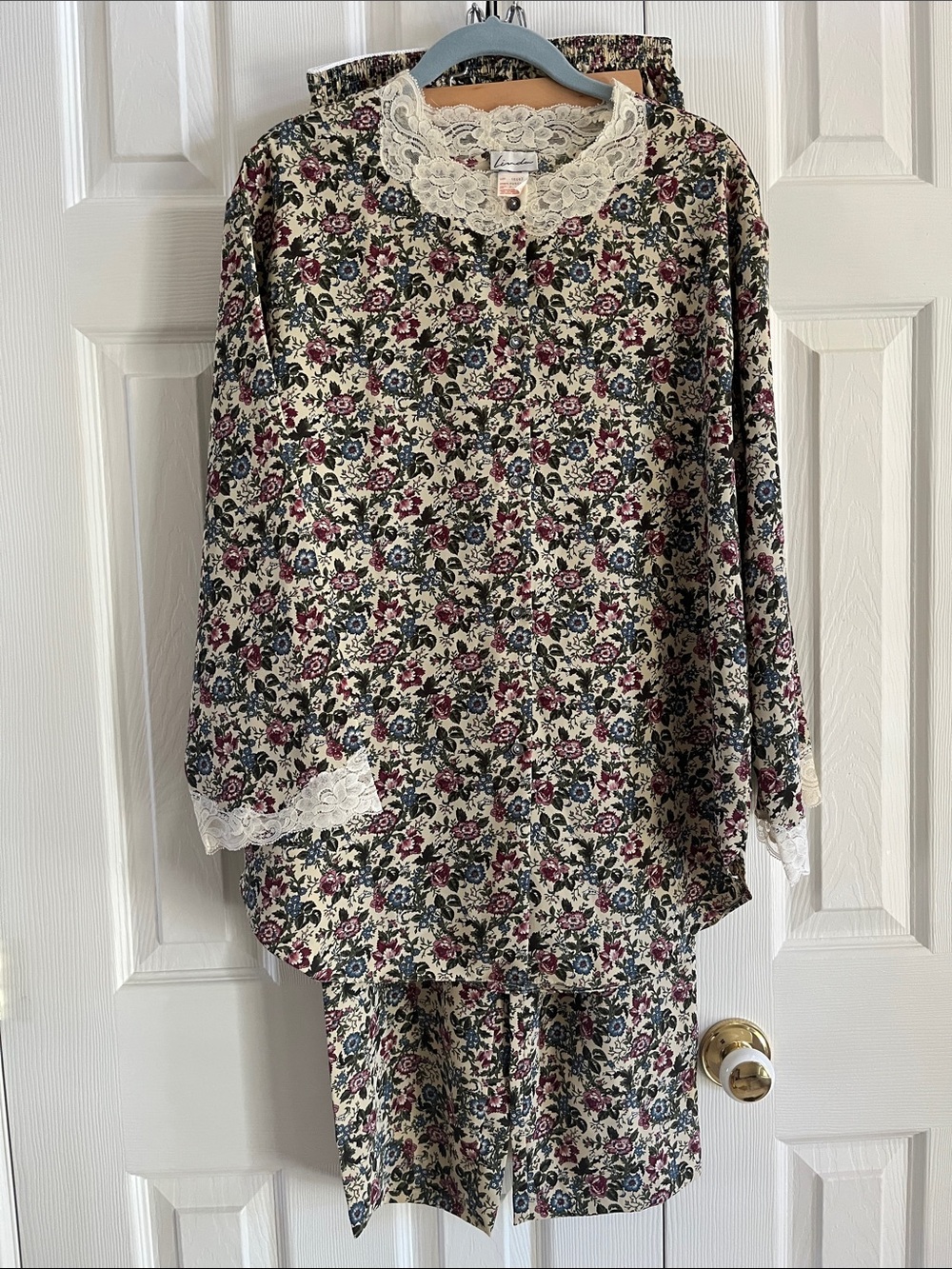 āLindaā Floral Printed Pyjama Set Small New
